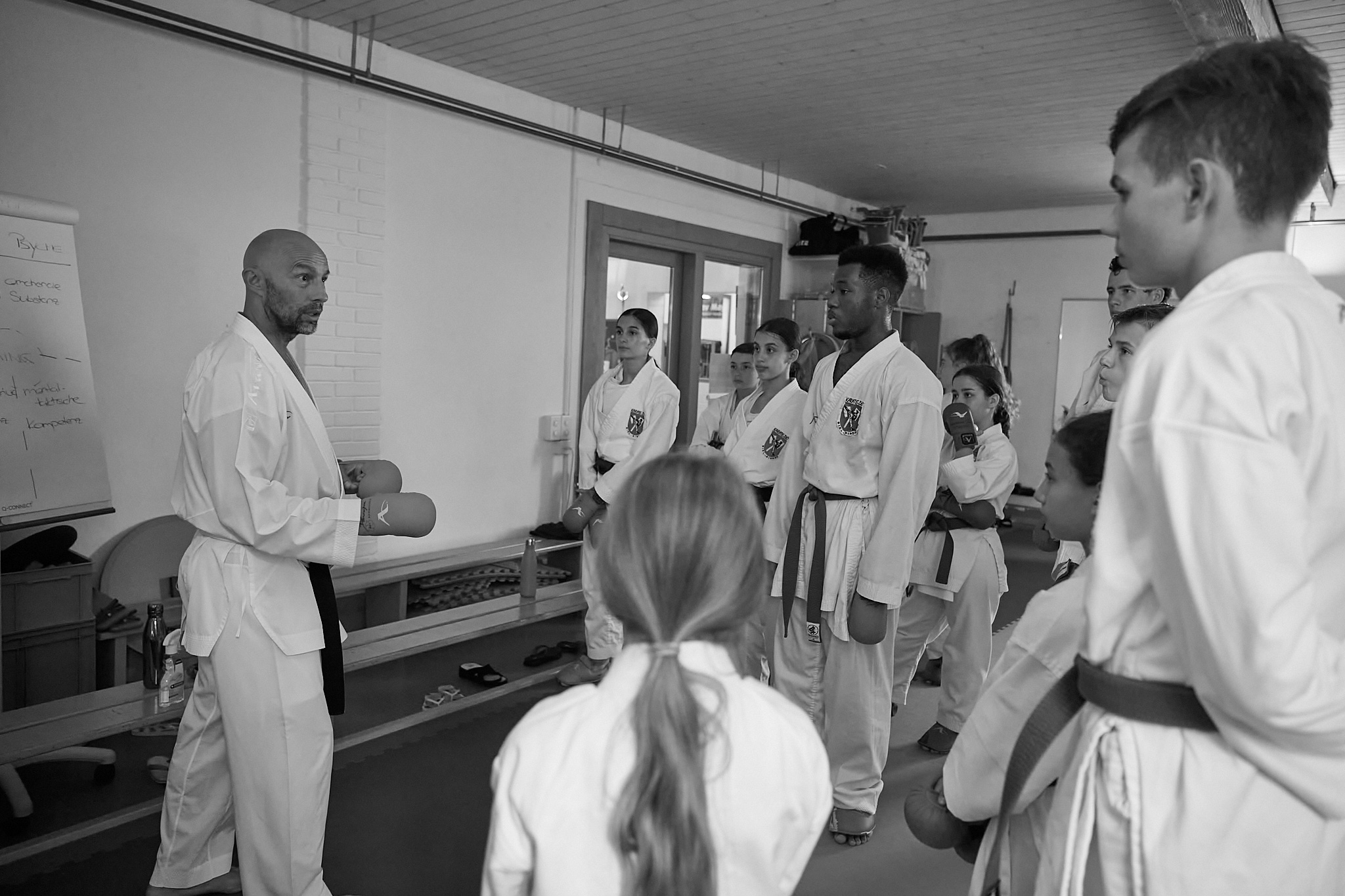 ZEN SHIN Karate-Do Kampfkunde-Unterricht mit Schueler