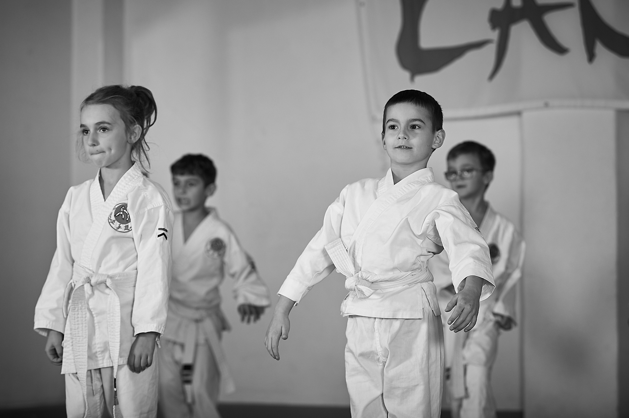 ZEN SHIN Karate U8 Bonsai Schueler trainieren zusammen Kata